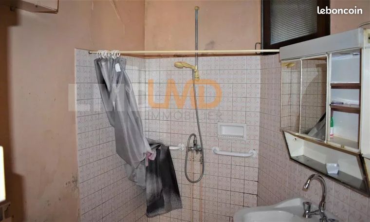 https://img.leboncoin.fr/api/v1/lbcpb1/images/81/56/1b/81561bc4bf4601a59f79fbea9a2d3d87a177b0fc.jpg?rule=ad-image