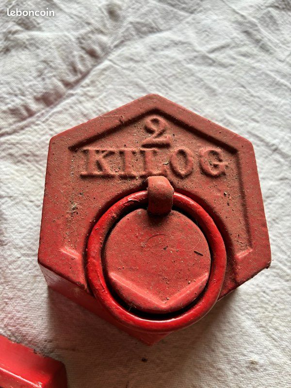 Lot de 5 poids anciens de balance en fonte – rouge (image 2)
