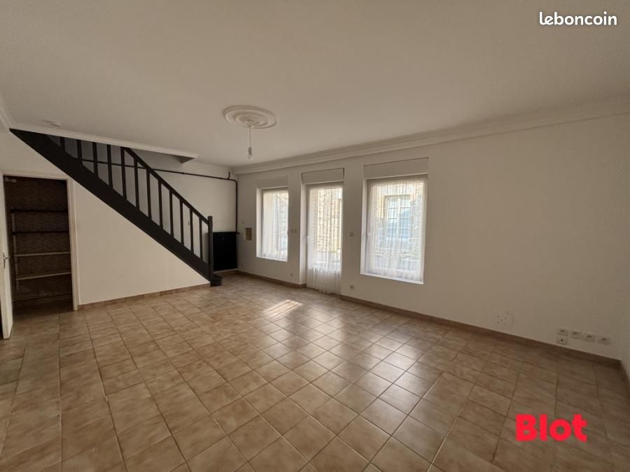 Maison 5 pièces 99 m² · à Saint-Aubin-du-Cormier · 99 m² · 915 €