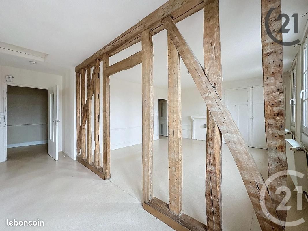 Appartement 5 pièces 140 m² · à Saint-Thibault · 140 m² · 575 €/mois
