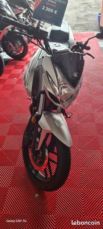 Annonce Ktm duke 125 15ch 2023 ESSENCE occasion - Lyon 07 - Haute