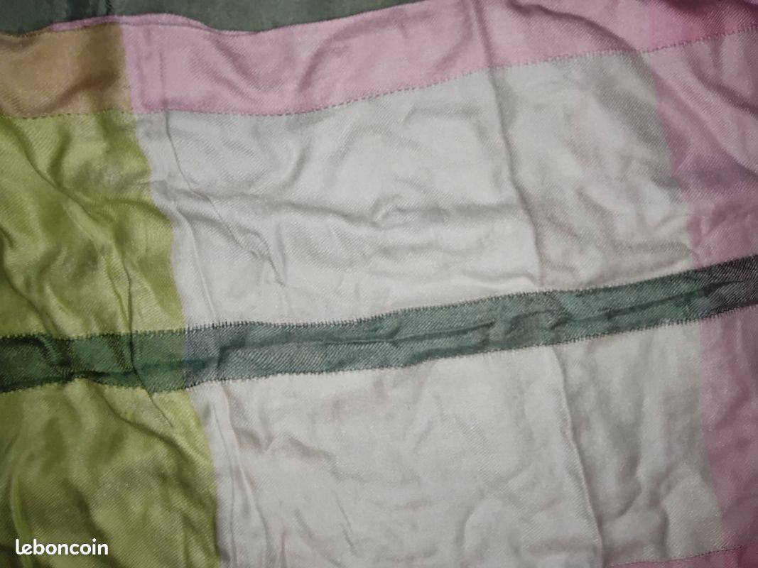 Écharpe rectangulaire rose et verte (image 2)