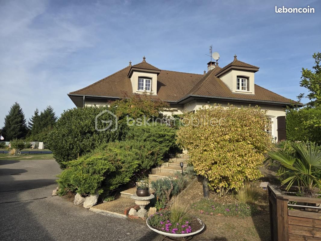 Maison 8 pièces 160 m² · à Izeaux · 160 m² · 450 000 €