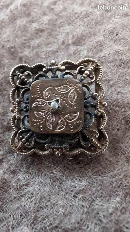 Broche Ancienne En Laiton Et Perles - Bijou Vintage, Occasion En Bon état