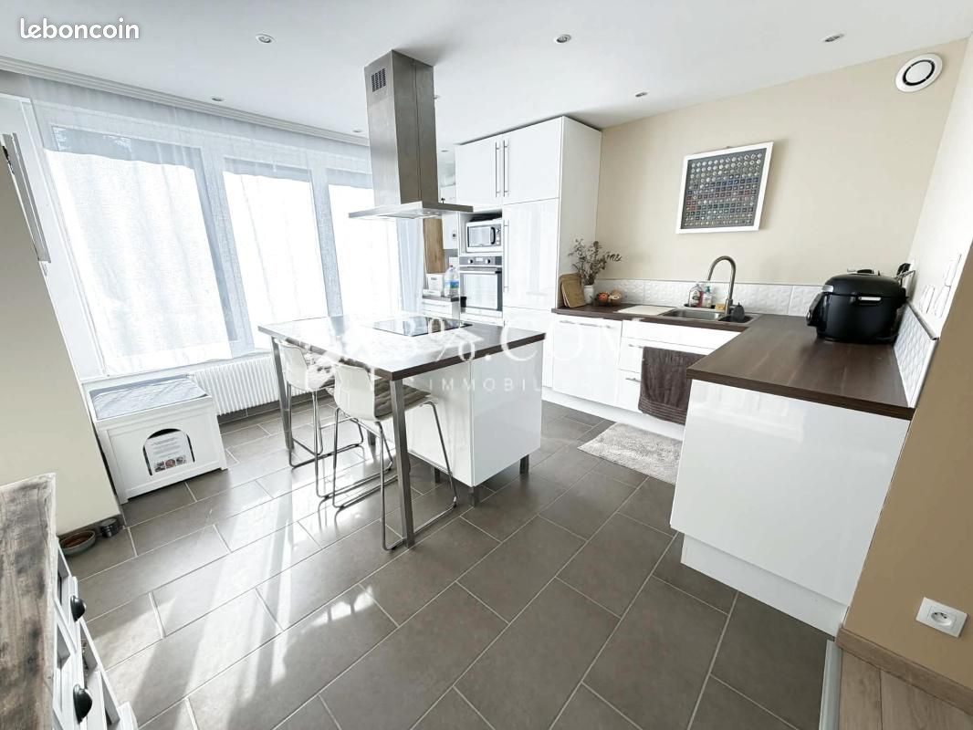 Maison 5 pièces 105 m² · à Lesquin · 105 m² · 293 500 €