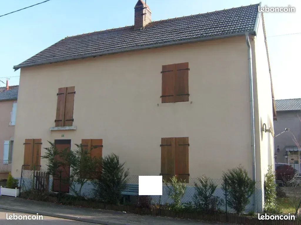 Maison 4 pièces 90 m² · à Beaujeu-Saint-Vallier-P.-Et-Q. · 90 m² · 79 000 €
