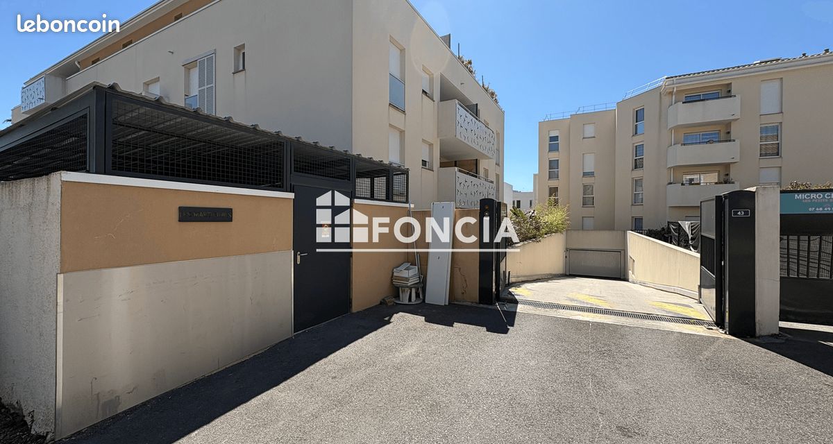 Parking · à Hyères · 75 €/mois