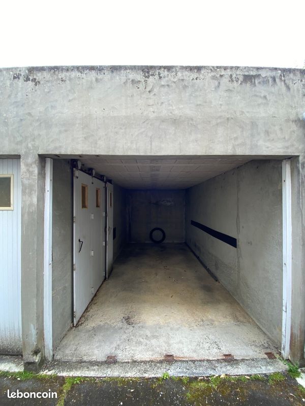 Parking 13 m² · à Landerneau · 13 m² · 12 500 €