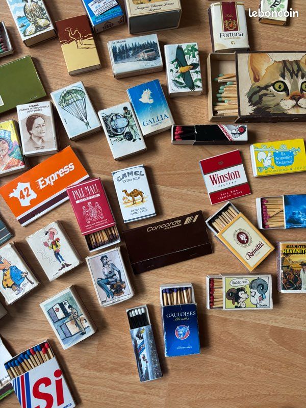 Ancien paquet de 20 cigarettes GAULOISES Caporal - WW2
