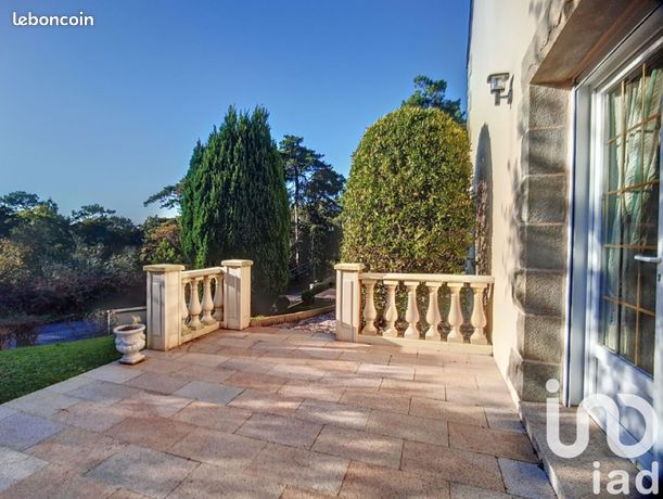 Propriété 9 pièces 224 m²