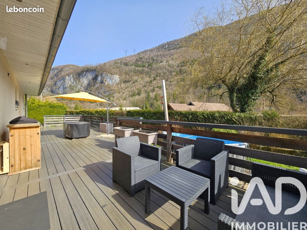 Maison 5 pièces 110 m² · à Saint-Thibaud-de-Couz · 110 m² · 342 000 €