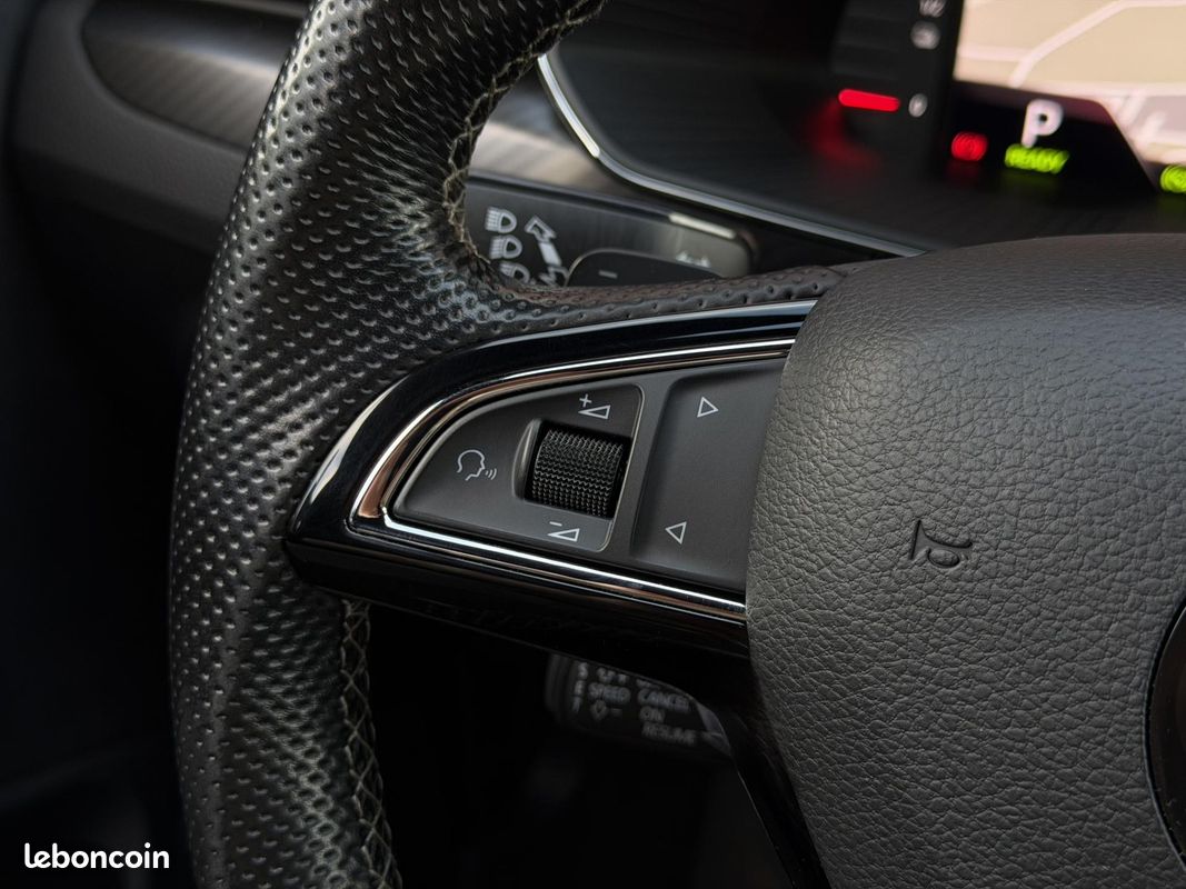 SKODA SUPERB Sportline TSI PHEV Hyrbide recharg 218 DSG 1ère Main Attelage Caméra Kessy GPS (image 22)