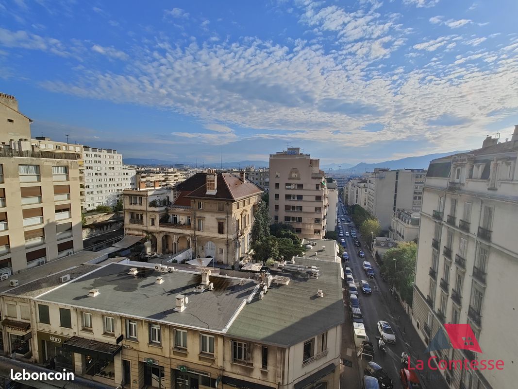 Appartement 3 pièces 98 m² · à Marseille · 98 m² · 2 100 €/mois
