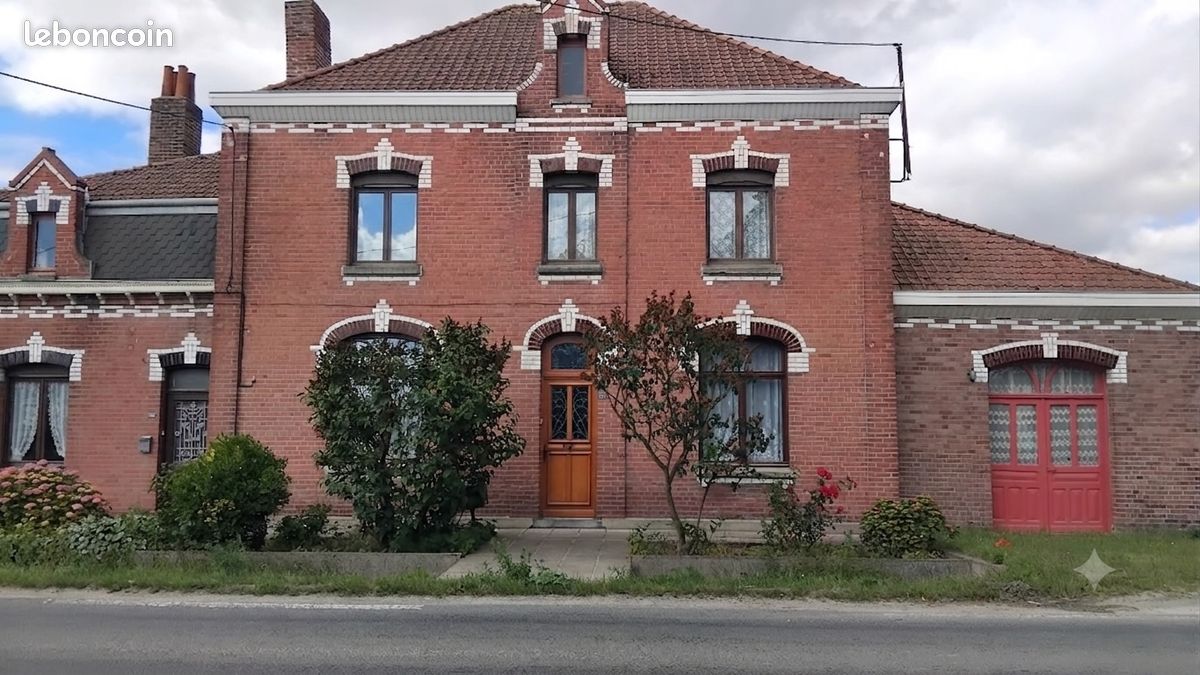 Maison 10 pièces 250 m² · à Richebourg · 250 m² · 287 000 €
