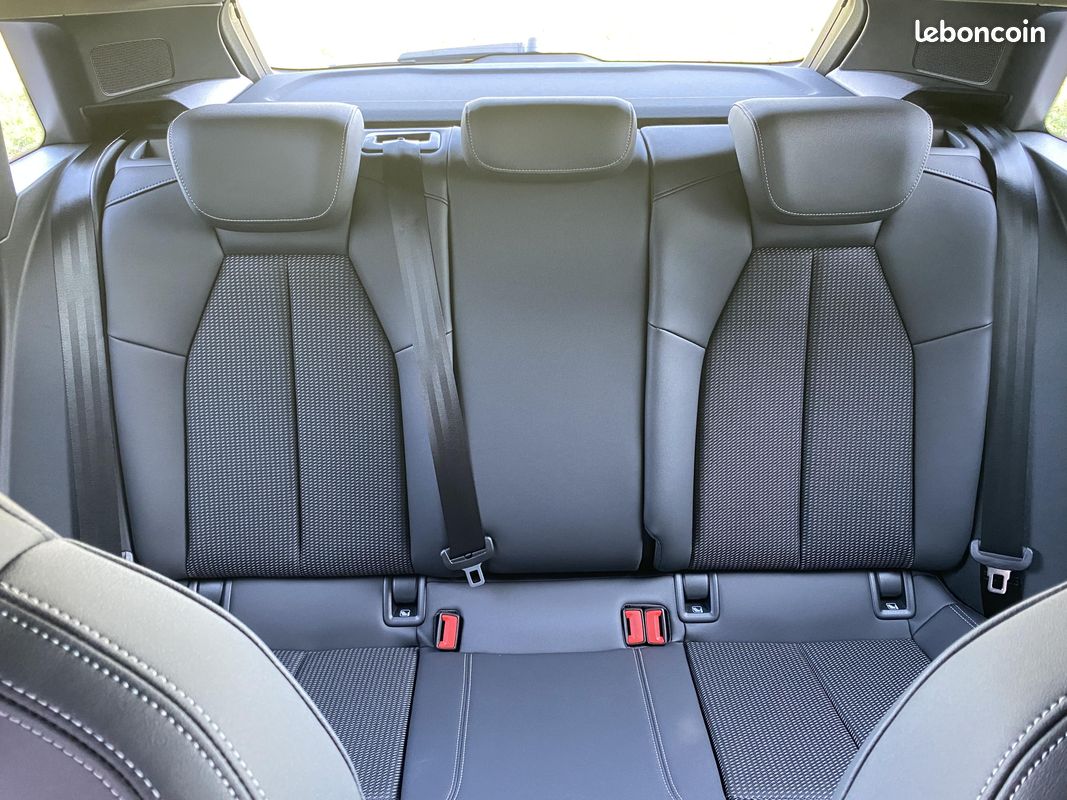 AUDI A3 Allstreet 40 TFSI e Hybride rechargeable 204 S tronic 6 Avus (image 25)