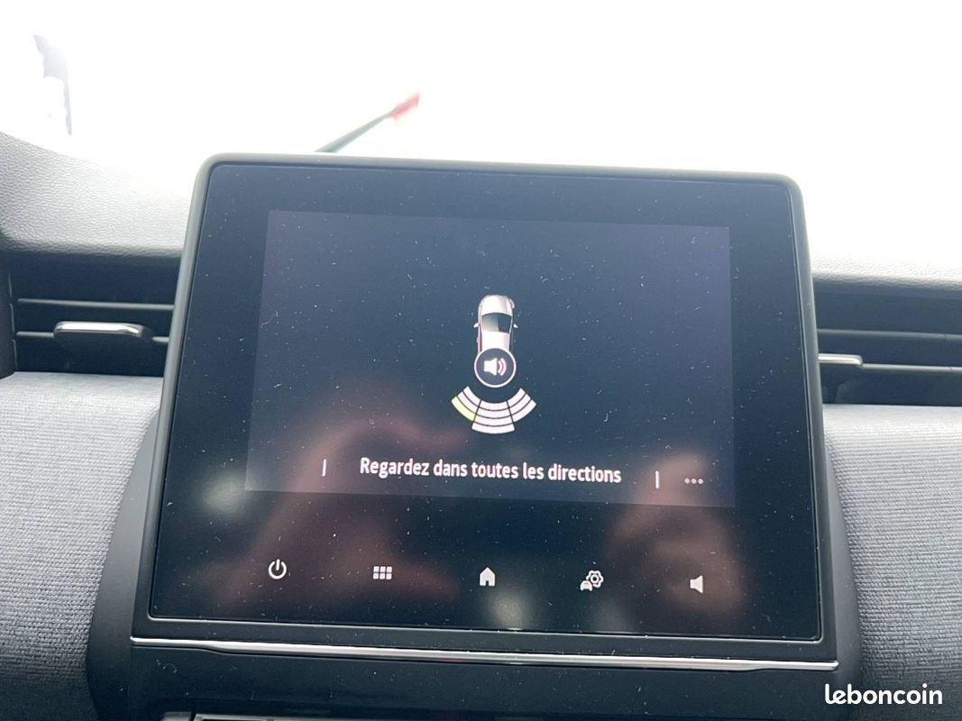 RENAULT Clio E-Tech full hybrid 145 ch GSR2 Evolution (image 10)