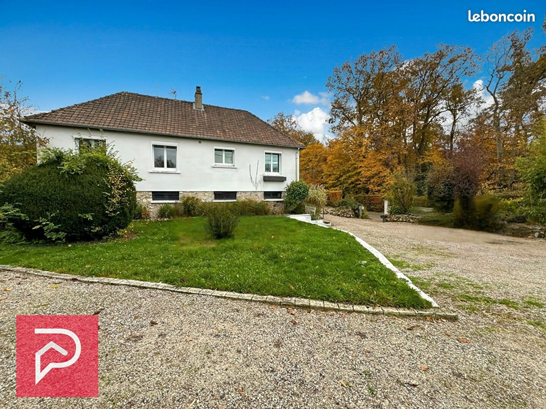 Maison 8 pièces 155 m² · à Menneval · 155 m² · 225 000 €