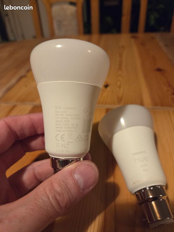 Ampoules connectées Philips HUE - B22 (image 1)