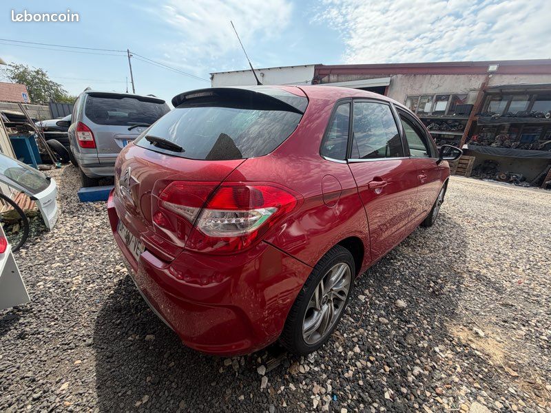 Citroën C4 II 1.6HDI 110ch 5 portes CT-6mois 06/2012 5 places , kit distrib. Fait à 190.000km Revison complet fait , pneus comme neuf , alternateur changé, kit accesoire neuf, pas de frais à prévoir (image 5)