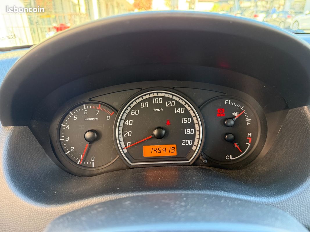 SUZUKI SWIFT 1.3 GLX 4x4 (image 20)