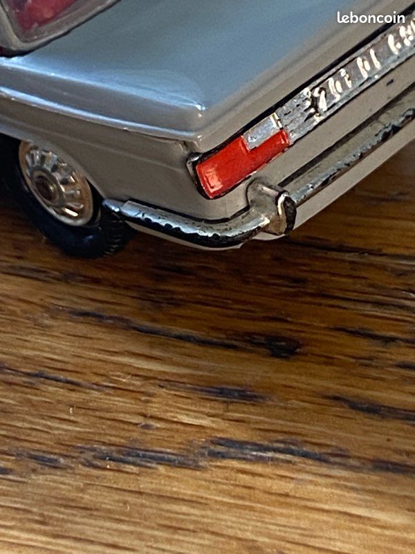 Norev ancien BMW 2000 1/43 No 70 (image 10)