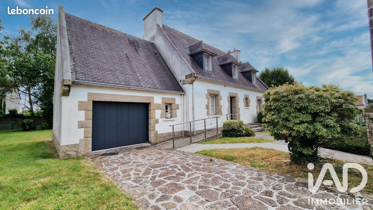Maison 6 pièces 158 m² · à Carhaix-Plouguer · 158 m² · 220 000 €