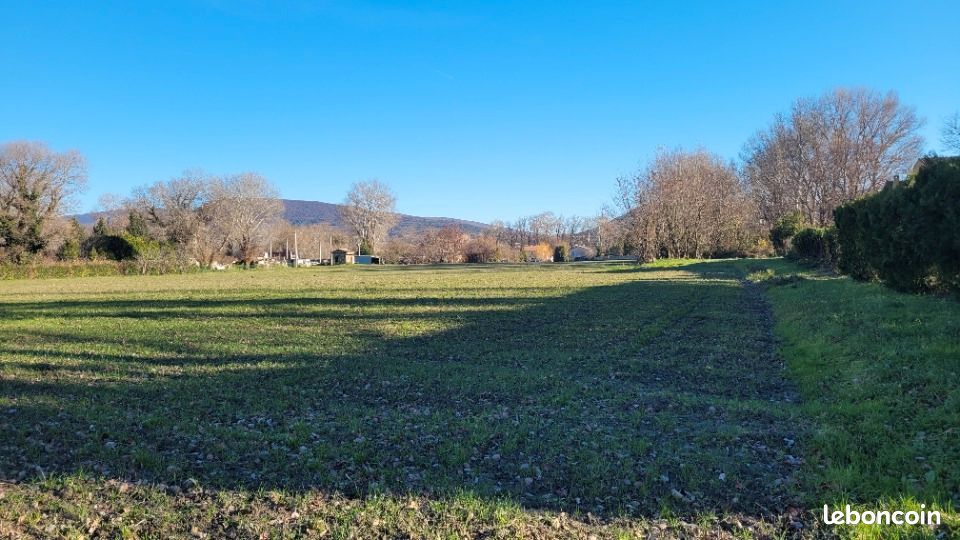 Terrain 328 m² · à Cruas · 60 000 €
