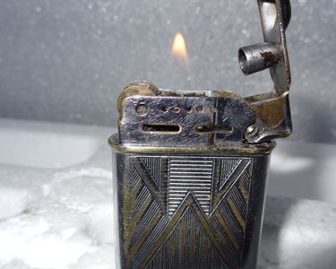 Briquet tempete ancien dans briquets à essence de collection
