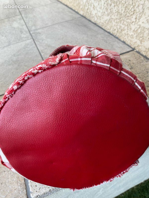 Sac rond rouge (image 3)
