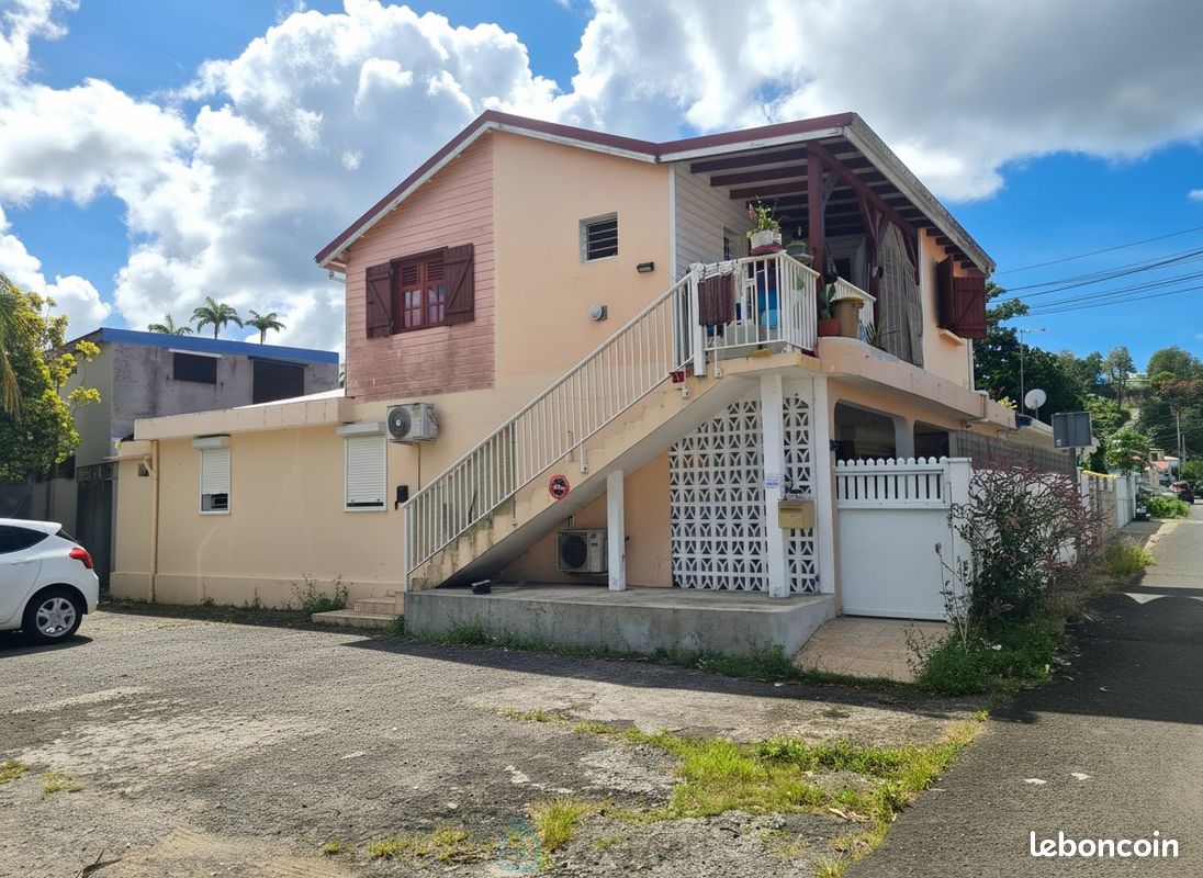 Local commercial 184 m² · à Les Abymes · 184 m² · 282 000 €