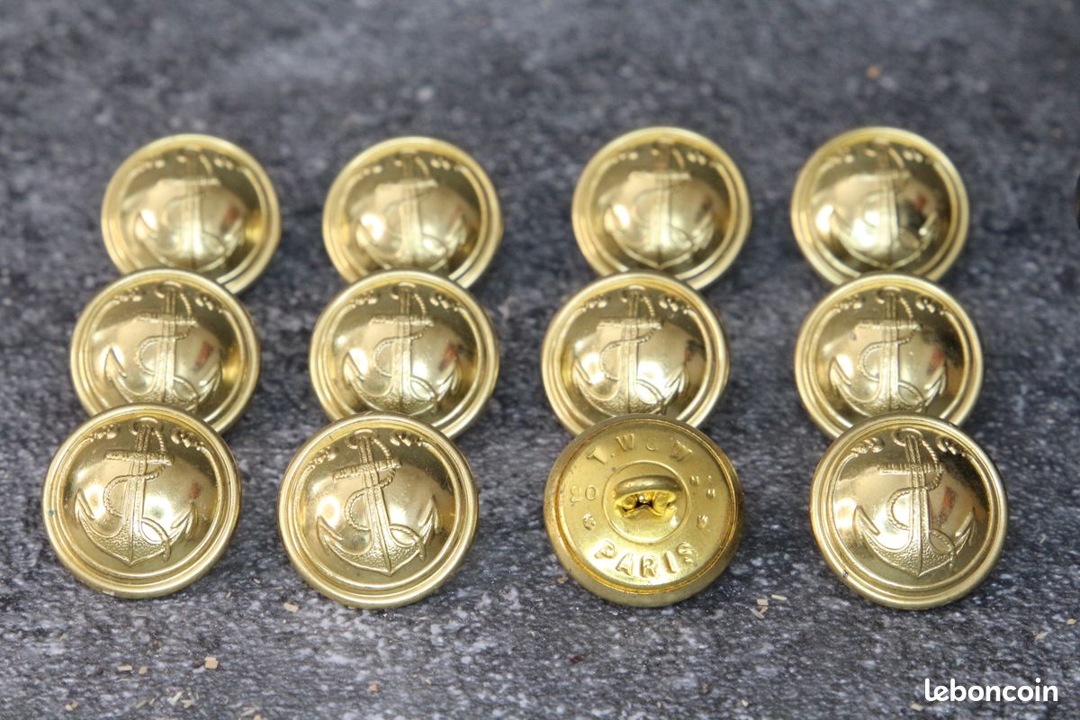 B0 011 – Lot de 12 Anciens Boutons l’Ancre d’Or de la Marine Nationale fabriquer par la Maison COINDEROUX 1904 - 1940 (image 1)