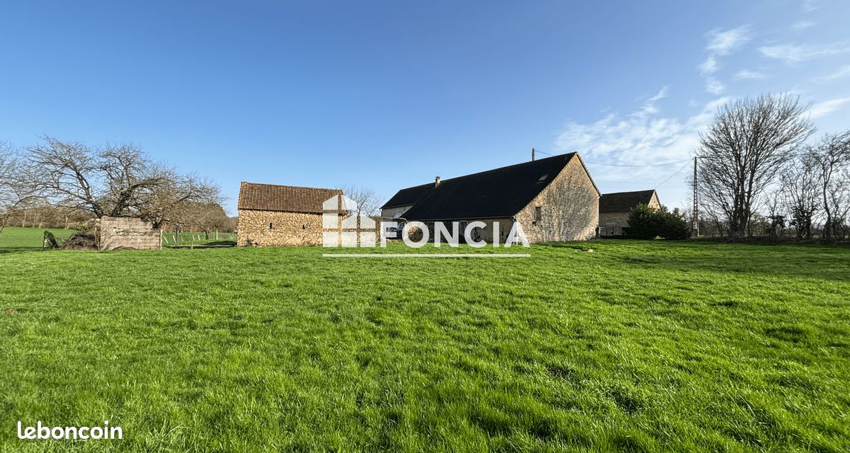 Maison 8 pièces 207 m² · à Longnes · 207 m² · 179 990 €