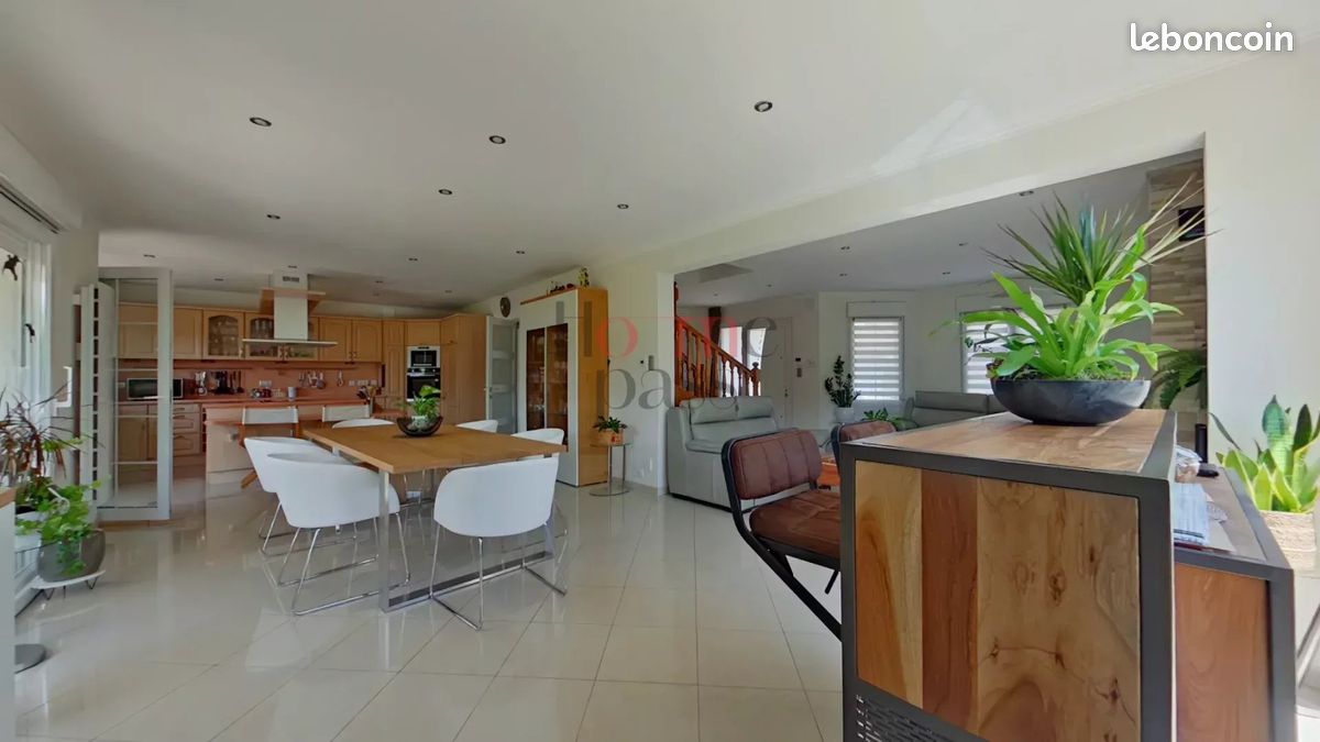 Maison 7 pièces 211 m² · à Trieux · 211 m² · 499 000 €