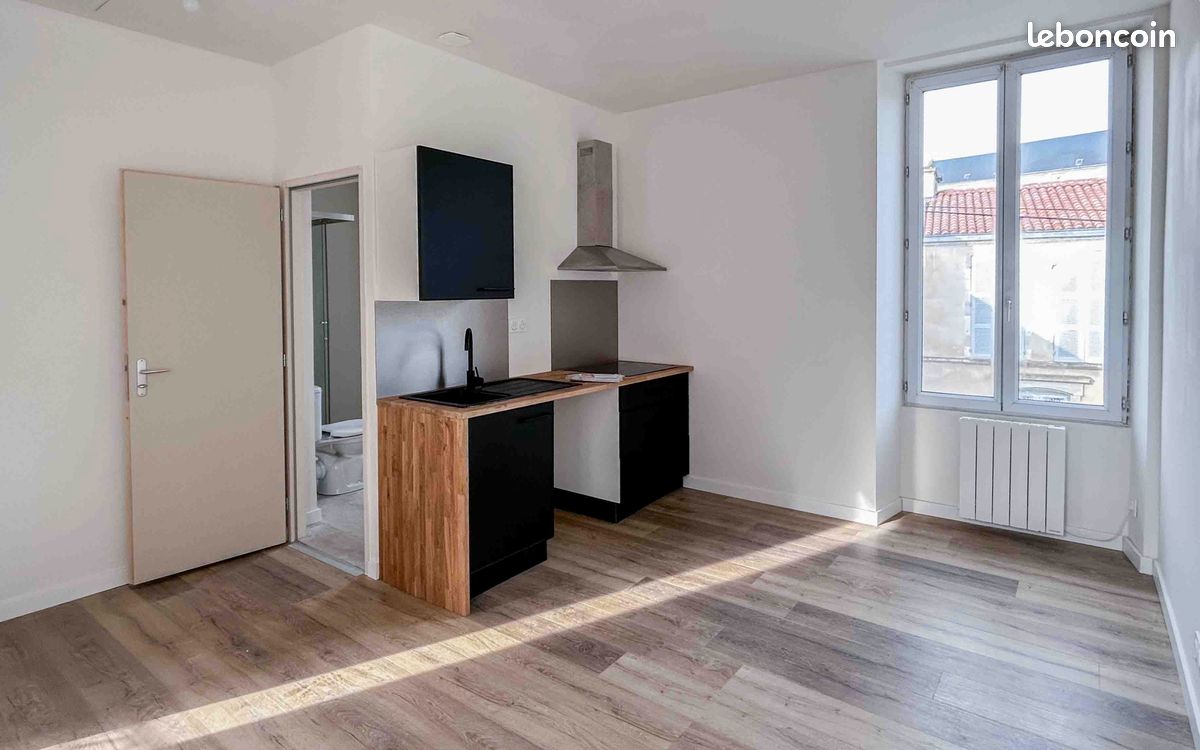 Appartement 1 pièce 25 m² · à Fontenay-le-Comte · 25 m² · 480 €