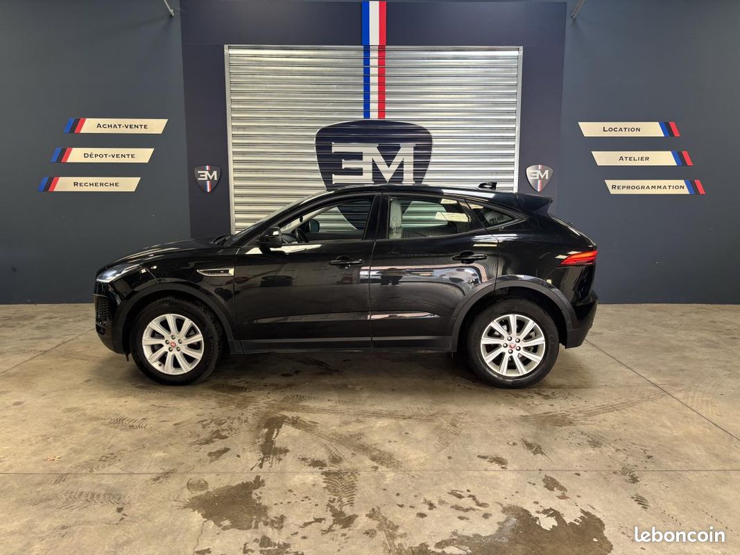 JAGUAR E-PACE D150 - AWD - BVA S PHASE 1 - CARPLAY - Toit ouvrant (image 7)