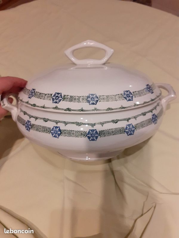 Soupière vintage Saint Amand motifs bleu et vert (image 1)