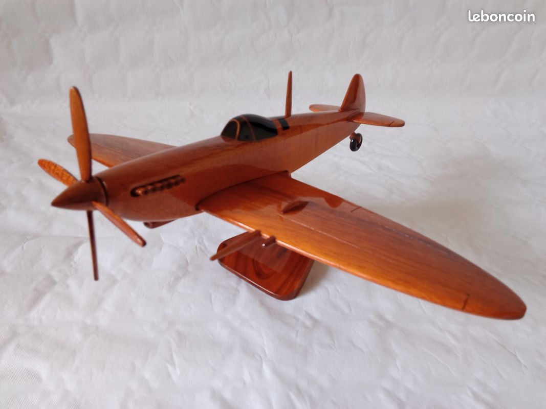 Maquette en bois avion de chasse SPITFIRE (image 7)