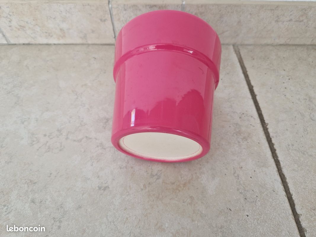 Cache pot céramique rose ou vert (image 2)