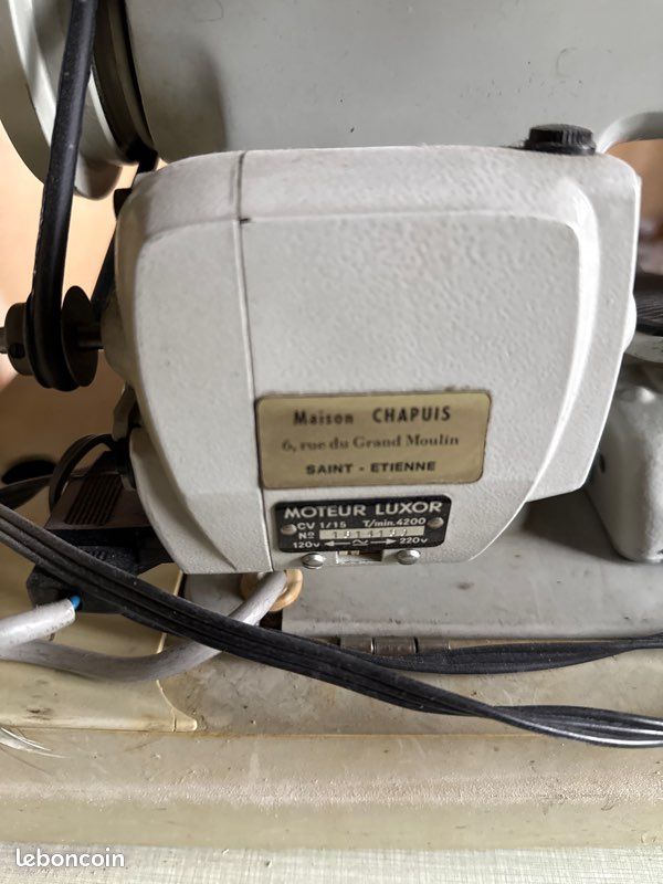 Machine à coudre (image 3)