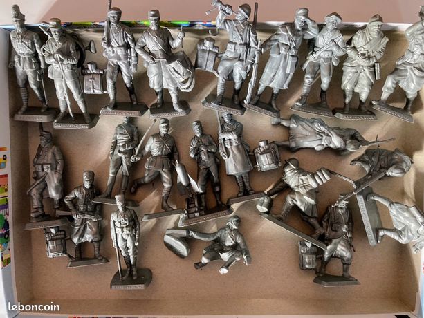 GUERRE 1914-1918 25 Figurines Carton Pied Alu Infanterie France EUR 25,00 - FR
