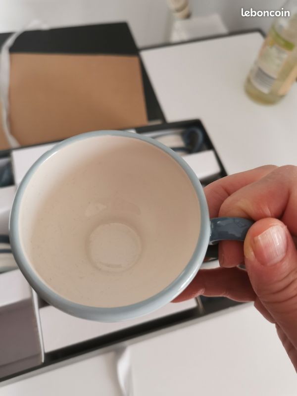 Service à café blanc et bleu (image 4)