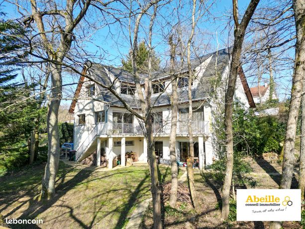 Maison 10 pièces 230 m²