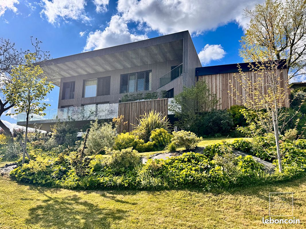 Maison 7 pièces 360 m² · à Saint-Didier-au-Mont-d'Or · 360 m² · 1 770 000 €