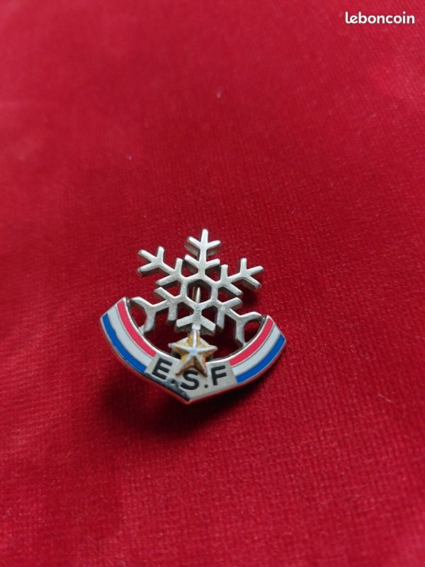 INSIGNE BROCHE DIOCESE DE COUTANCES ancienne emaillée EUR 8,00 - FR