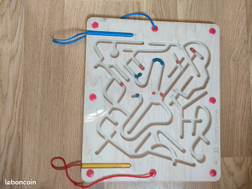 Labyrinthe magnétique en bois (image 1)
