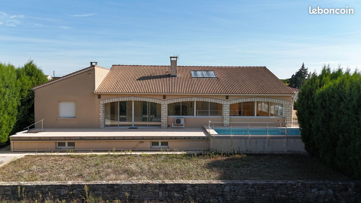 Maison 8 pièces 214 m² · à Laudun-l'Ardoise · 214 m² · 408 000 €