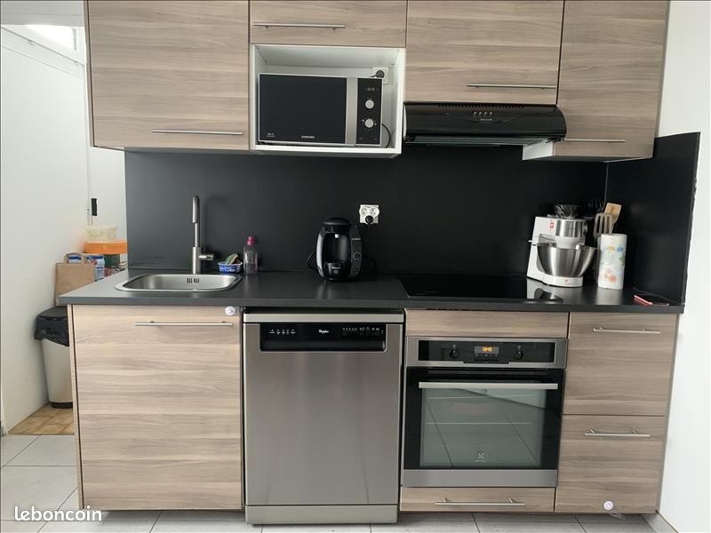 Appartement 4 pièces 70 m² · à Vénissieux · 70 m² · 880 €