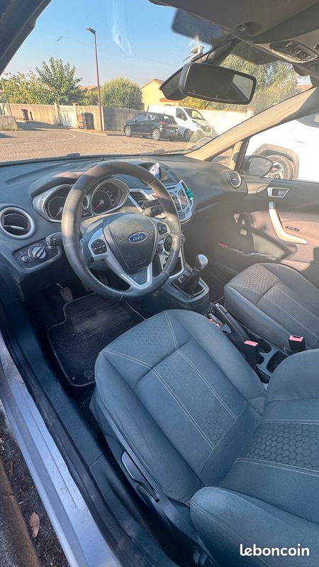 Ford fiesta (image 3)