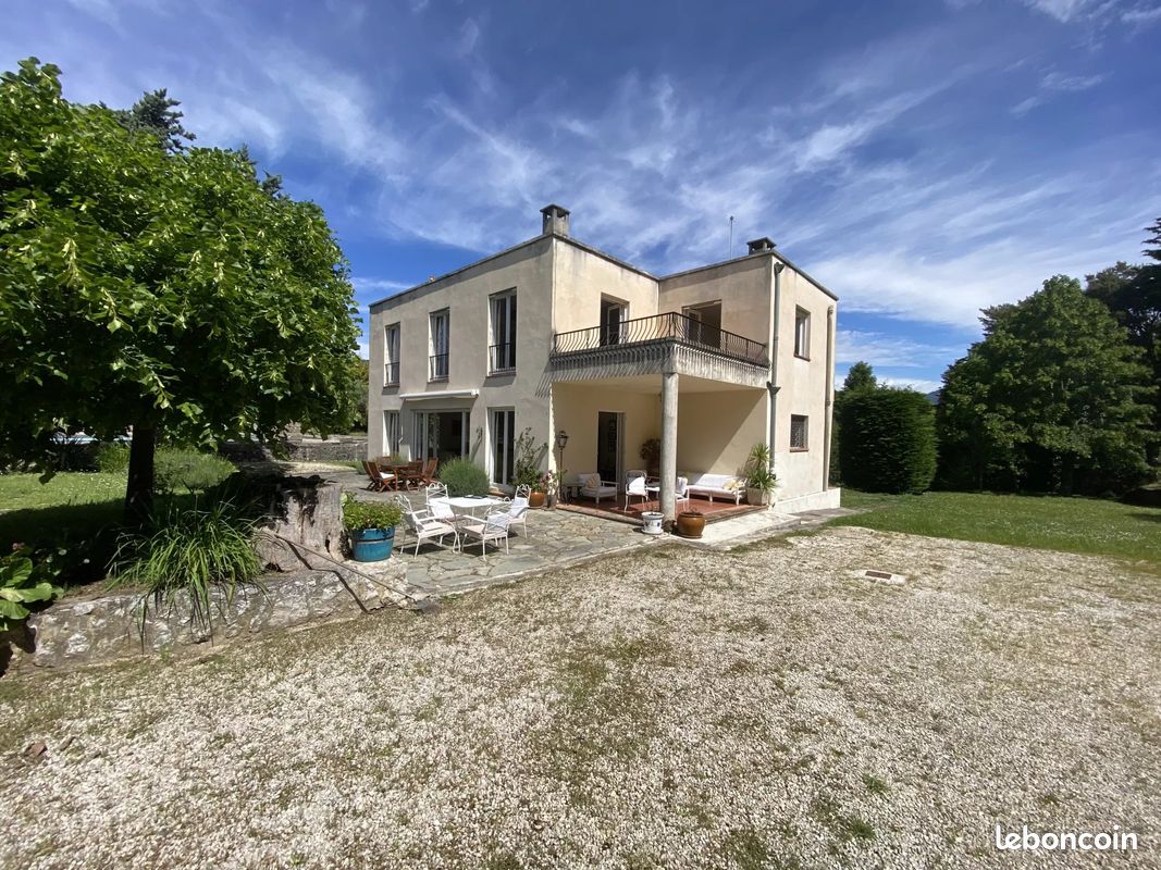 Maison 7 pièces 190 m² · à Berre-les-Alpes · 190 m² · 799 000 €