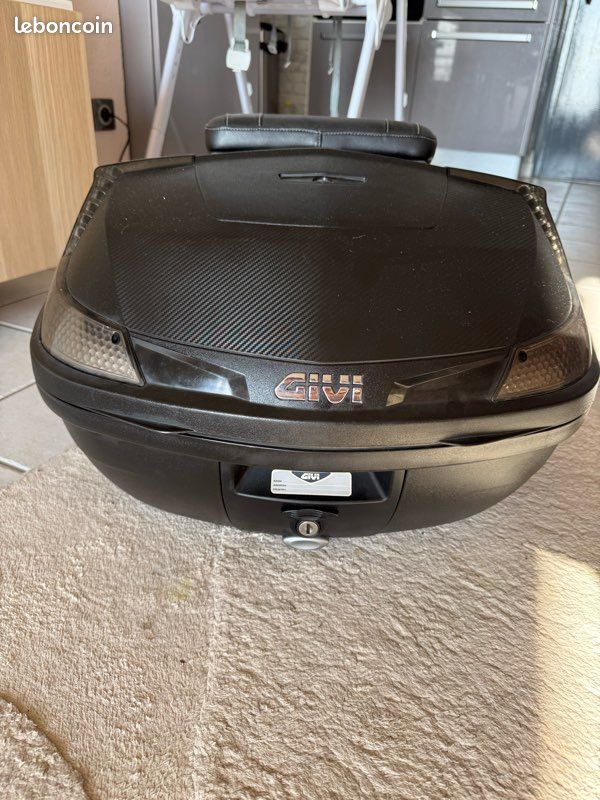 Top case GIVI Blade + dosseret + platine (image 1)